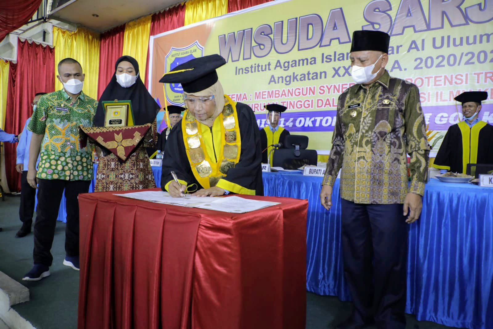 wisuda sarjana