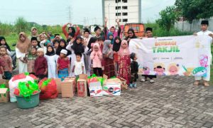 santri berbagi takjil
